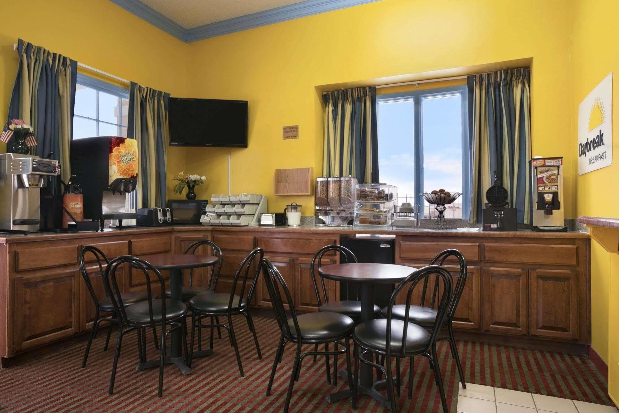 Days Inn By Wyndham Liberty/Ne Kansas City Esterno foto